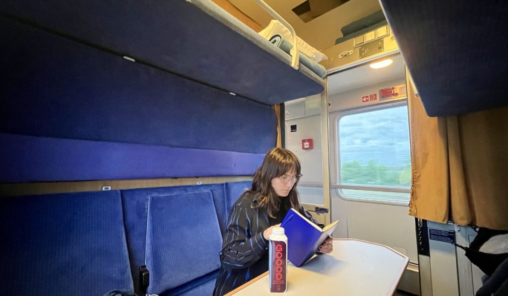 Compartiment couchette à bord du train de nuit Paris-Berlin